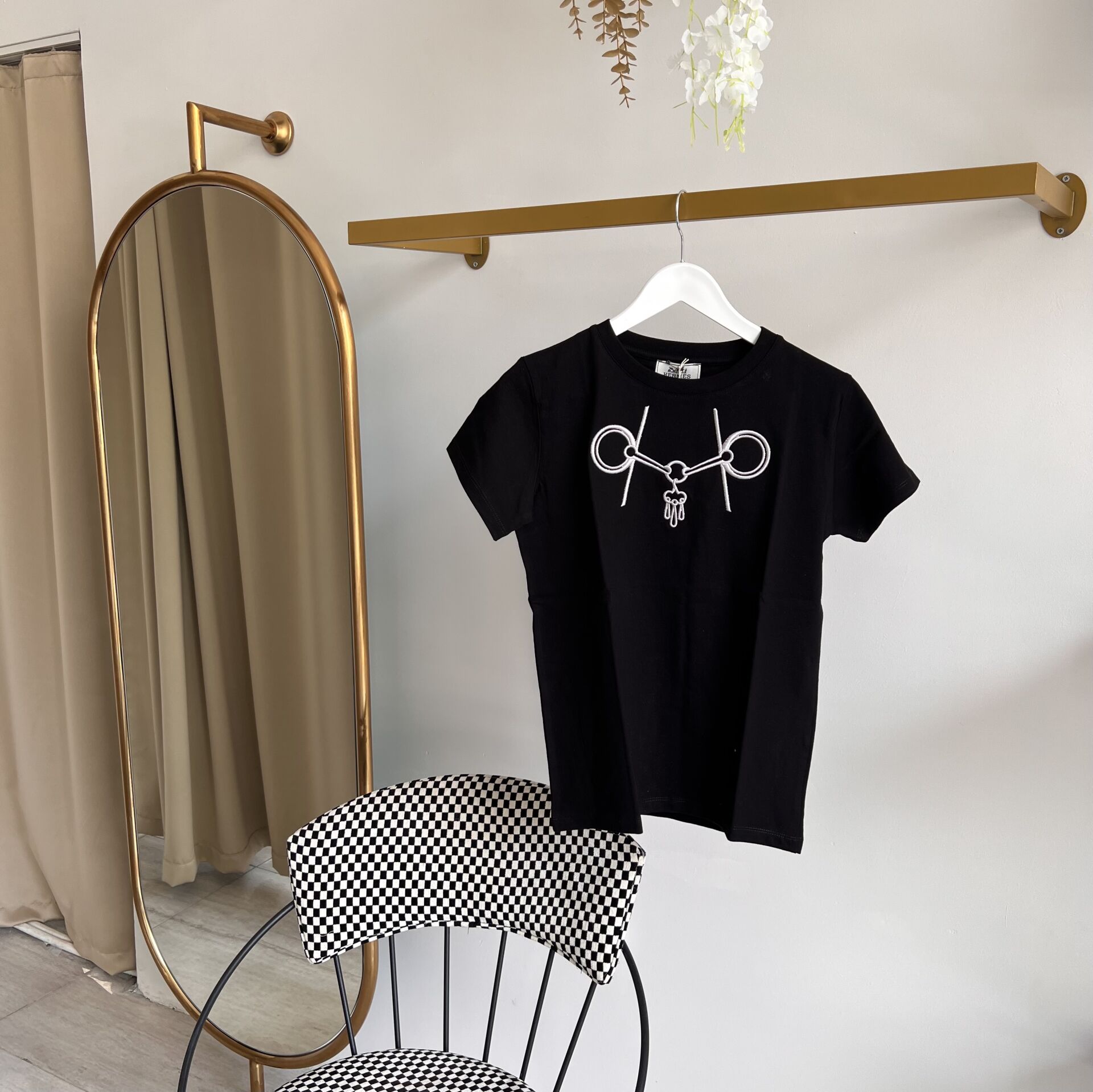 H*rmes NAKIŞ LOGO DETAYLI SİYAH T-SHIRT