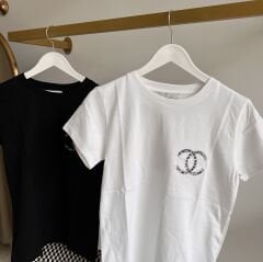 Ch*nel KUMAŞ NAKIŞ LOGO DETAYLI T-SHIRT