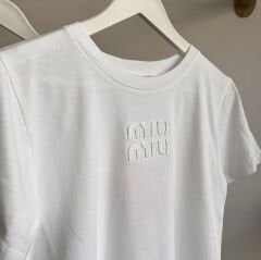 Miu APLİKE LOGO DETAYLI PREMIUM T-SHIRT