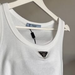 Pr*da METAL  LOGO DETAYLI FİTİLSİZ CROP